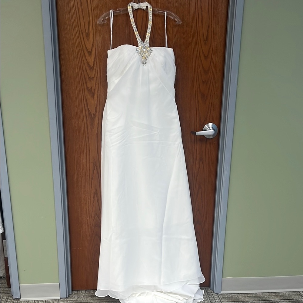 Elegant White Wedding Dress